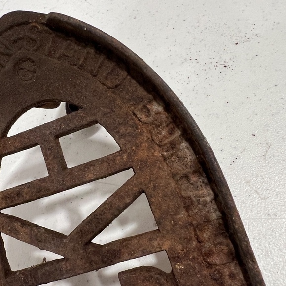 Antique Clamp Cast Iron Stand 1906 - Picture 5 of 7